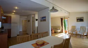 Love Island Guesthouse - Image 3