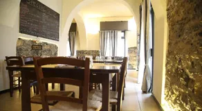 Bella Napoli Guesthouse Trattoria Pizzeria - Image 4