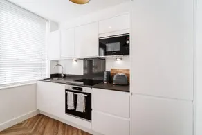 Central Chester Flat Near Attractions - Image 3