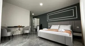 Hotel LEODORI 3 suites - Image 2