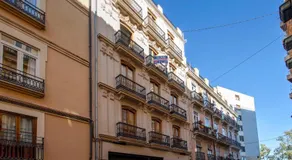 LUXURIOUS & ALLURING HOME IN HISTORIC TOWN (VALENCIA) - Image 4