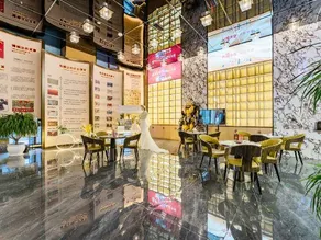 Yaxi Hotel(FenghuangLake Qingbajiang District) - Image 4