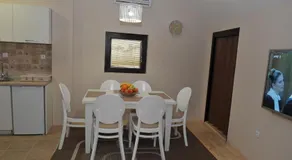 Golden House Apartments - Image 5