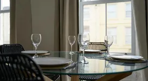 Gloucester Apartments by Kahuna Stays, Ideal for Students, Contractors, Professionals & Visitors - Image 4