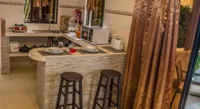 Les Elles Guesthouse Self Catering - Image 4