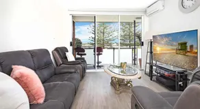Reddall Waterside Stay - Image 2