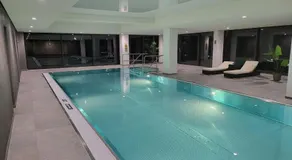 Appartamento con piscina, giardino e sauna | Vista sul giardino - Image 3