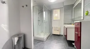 Normandie Cosy Apt rdc indépendant bien équipé dans maison confortable terrasse grand jardin clos sans vis à vis parking privatif entre Caen et Bayeux, proche plages du débarquement - Image 2