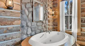 Valley House Inn Log Haven Suite - Image 3
