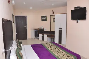 Hotel City Heights - Image 4