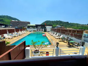 Issara Patong Beach - Image 5