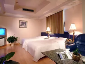 Katherine Plaza Hotel - Image 5