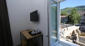 Riverside Residence - Image 3