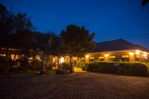 Airport Planet Lodge - Image 4