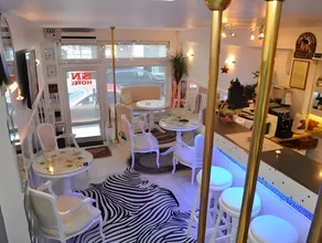 Mini Hotel-Bohemi - Image 3