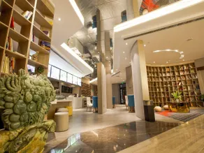 Qingdao Tired Bird Hotel - Image 5