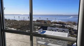 Beach Cabin - Image 4
