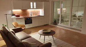 75m2 lichtdurchflutete 3 Zimmer Souterrain Wohnung in einem Neubau Villa - Image 2