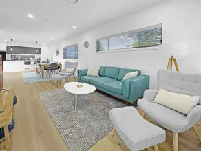 Village Seaside Retreat - Image 4
