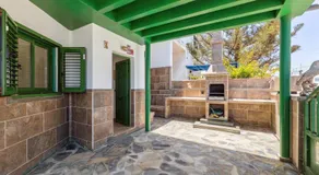 Home2Book Relaxing Orzola Getaway with BBQ - Image 4