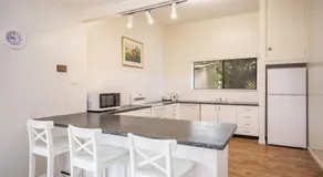 Clarence Court ON THE Beach - Spacious Beach House - Holiday Yamba - Image 5