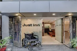 Hotel HD Luxury HomeStay- Lajpat Nagar Market - Image 2