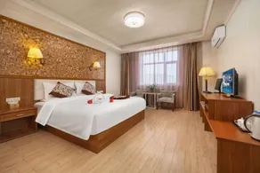 Donghu Green Island Business Hotel - Image 2