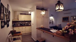 Liza's downtown apartment - Image 3