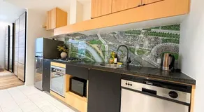 Stylish Urban Retreat in Melbourne CBD - Image 5