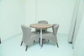 Vavas Inn & Suites - Image 4