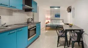 Cezar Luxury Apartment - Image 3
