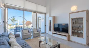 Voll ausgestattete weiträumige Villa mit Grill, Terrasse und privatem Pool | Poolblick | Haustierfreundlich - Image 2