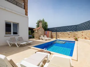 Holiday House in Sikici with Pool and Gym - Image 4