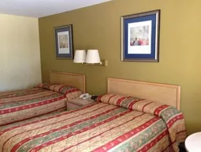 Liberty Inn - Collins - Image 5