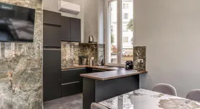 V E N E R E Villa Suites - Image 3