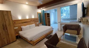 Hill Hoppers Hotel - Image 2