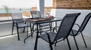 Isalos Sea View Studios - Image 5