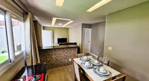 Casa moderna com jardim privativo - Image 5