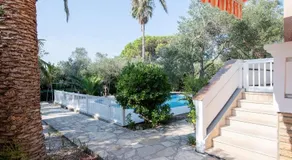 Beach Boy & Pool Girl Apartments - Image 3