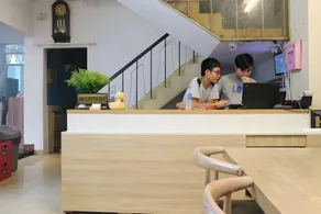 Long Hostel - Image 4