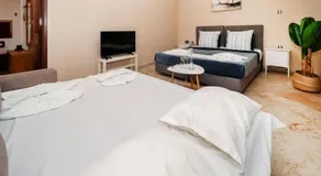 Jonathan Central Apartment - Image 2