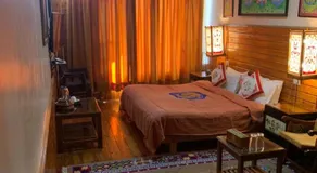 Auspiscious Him View Hotel - Image 2