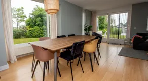 spacious holiday home with private jetty - Image 3