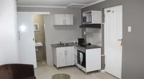 103onWallace Self Catering Guest House - Image 2
