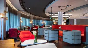 Radisson RED Shanghai Wujiaochang Hotel - Image 2