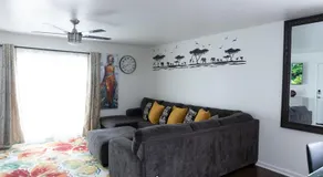 Beautifully Designed & Spacious Apartment in Newark 10mins from EWR Airport, Close to NYC and Beth Israel Hospital - Image 2