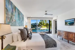 Waterfront Home - Jetty, inground pool - Image 2