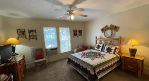 Carriage Inn - Utopia Suite 4 - Image 2