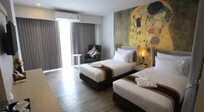 Bright Hotel - Image 5