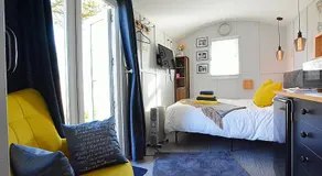 Beautiful shepherd’s hut - Image 5